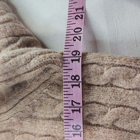 Jessica Simpson Tan Cropped Turtleneck Sweater. Size Jr's. L - Picture 7 of 8